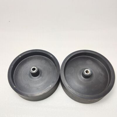 産業オートメーションシステムで性能を発揮する、金属コア衝撃抵抗を備えたカスタムラバーローラーホイール